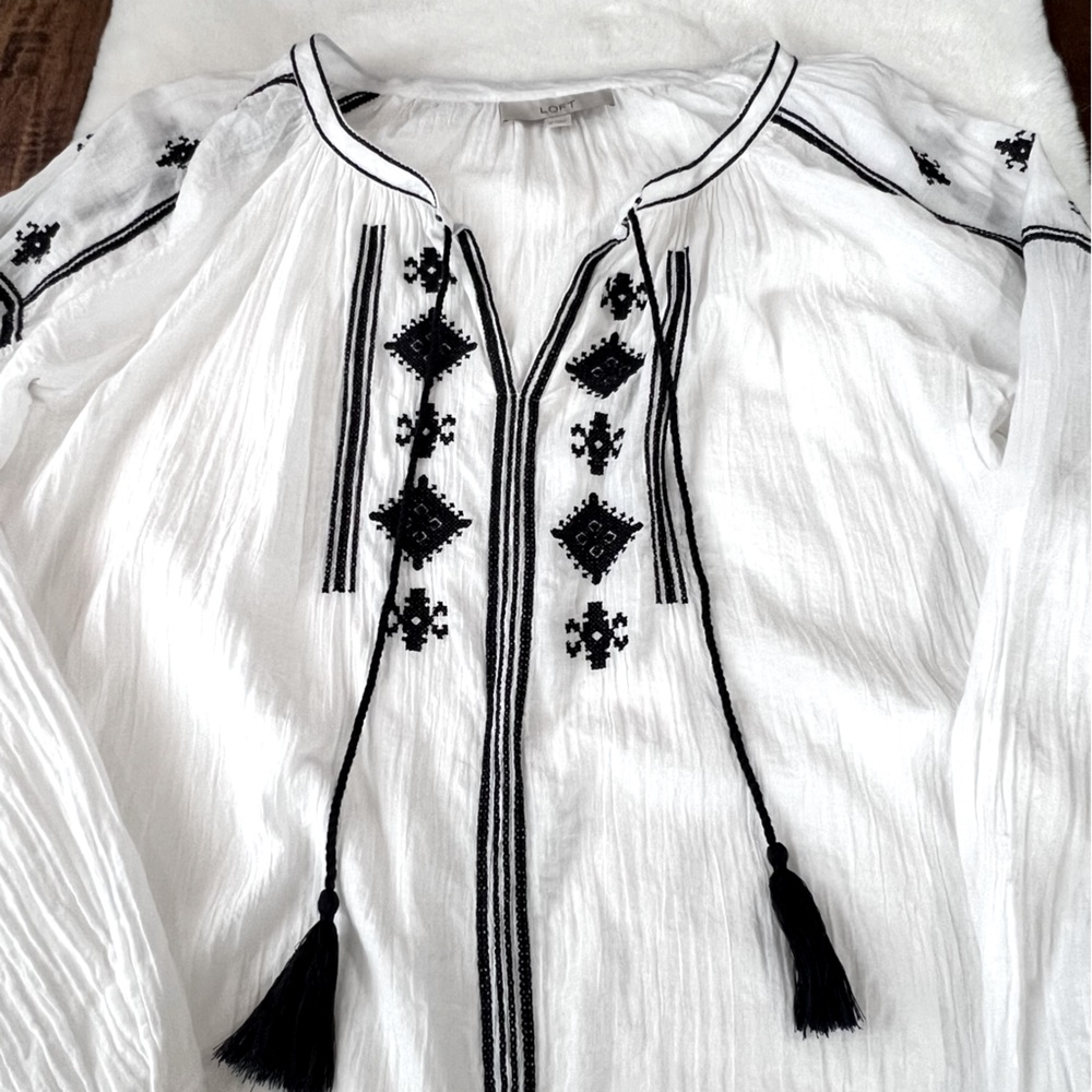 Loft Gauze Lightweight Embroidered Bohemian Blouse White and Blue Size M - Picture 8 of 16